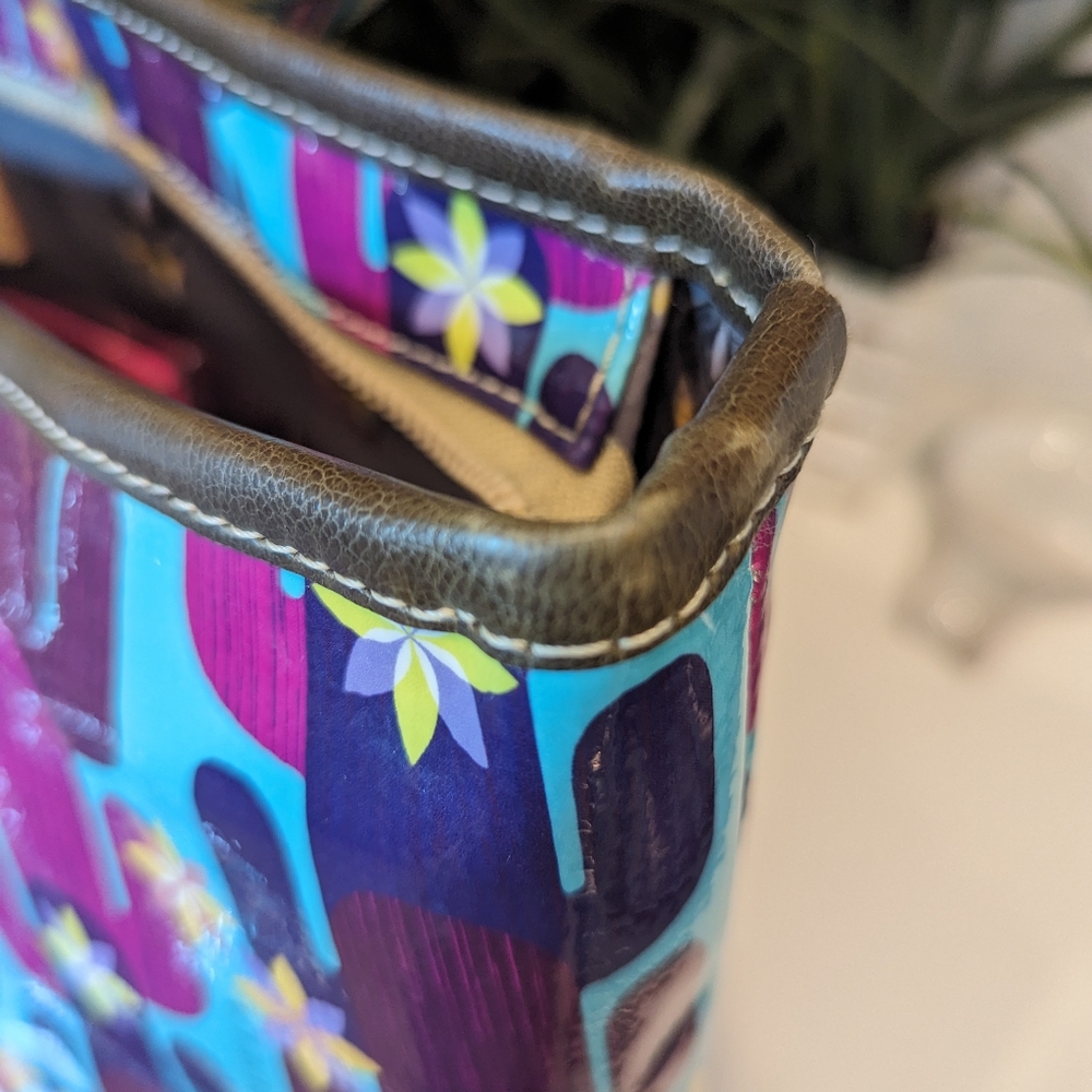 Consuela Large Zippered Tote - Twyla Legacy Cactus *RETIRED* - Picture 14 of 14